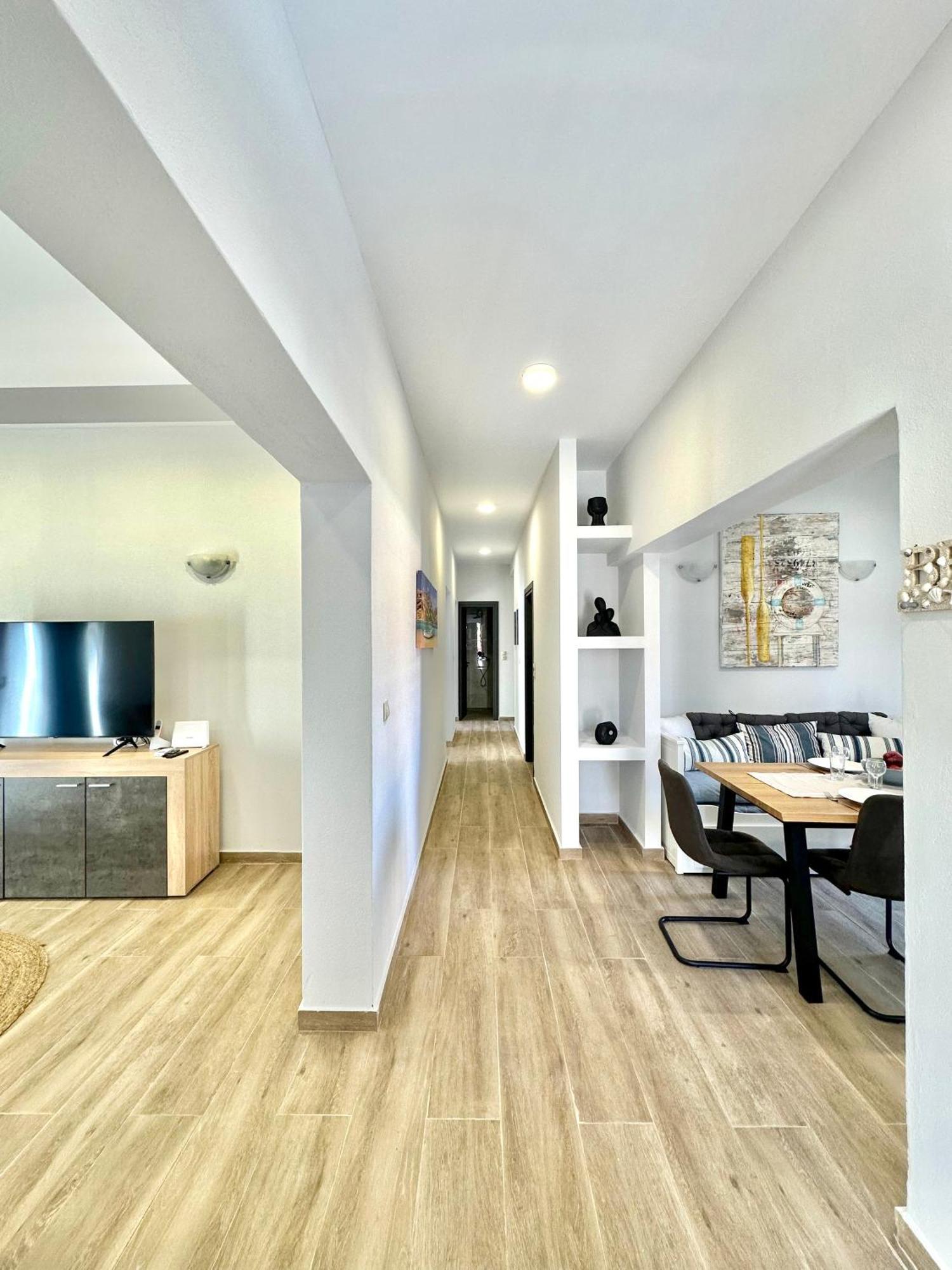 Exquisite 4-Bedroom Prestige Apartment Rhodes City Екстериор снимка