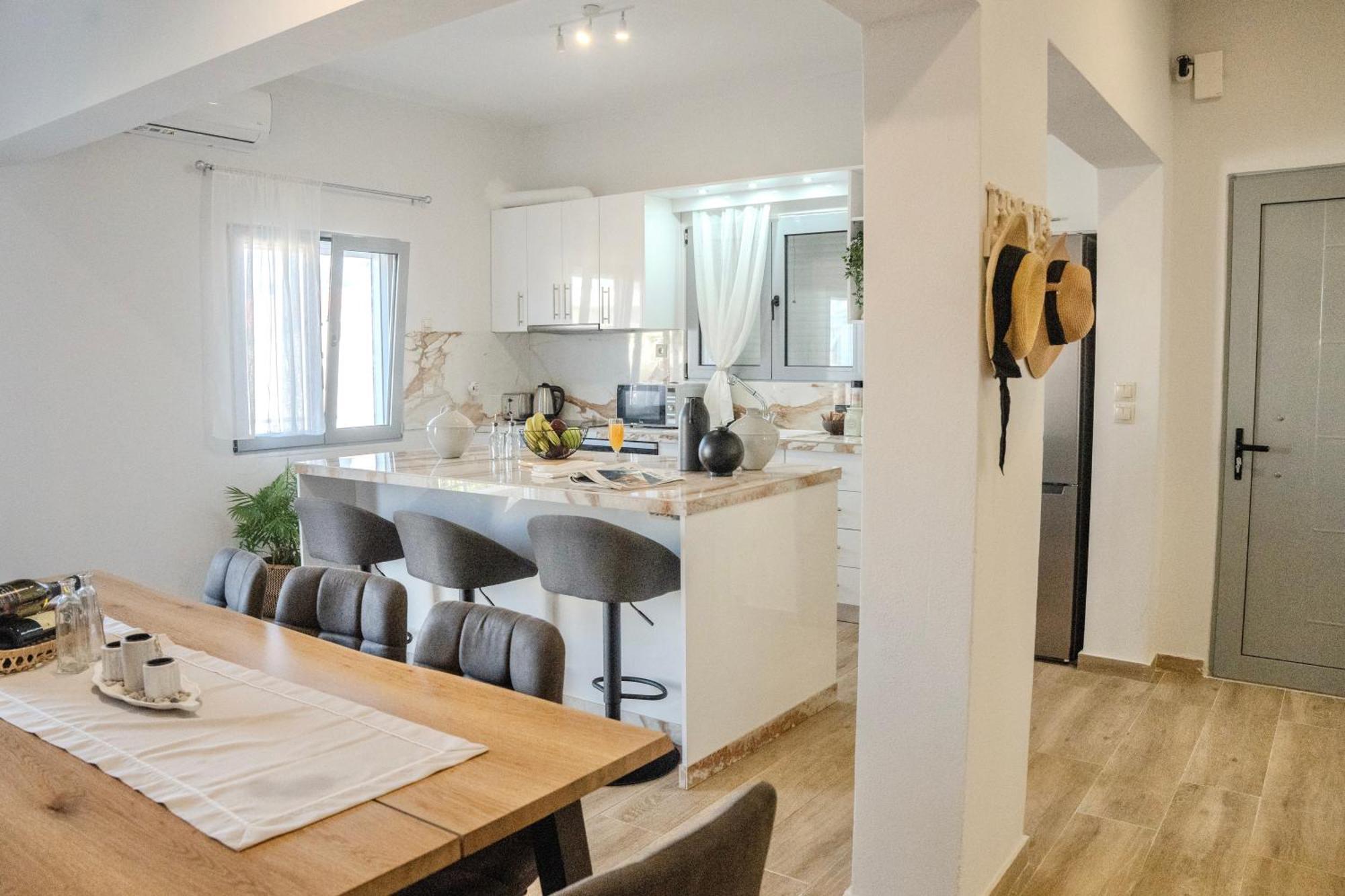 Exquisite 4-Bedroom Prestige Apartment Rhodes City Екстериор снимка