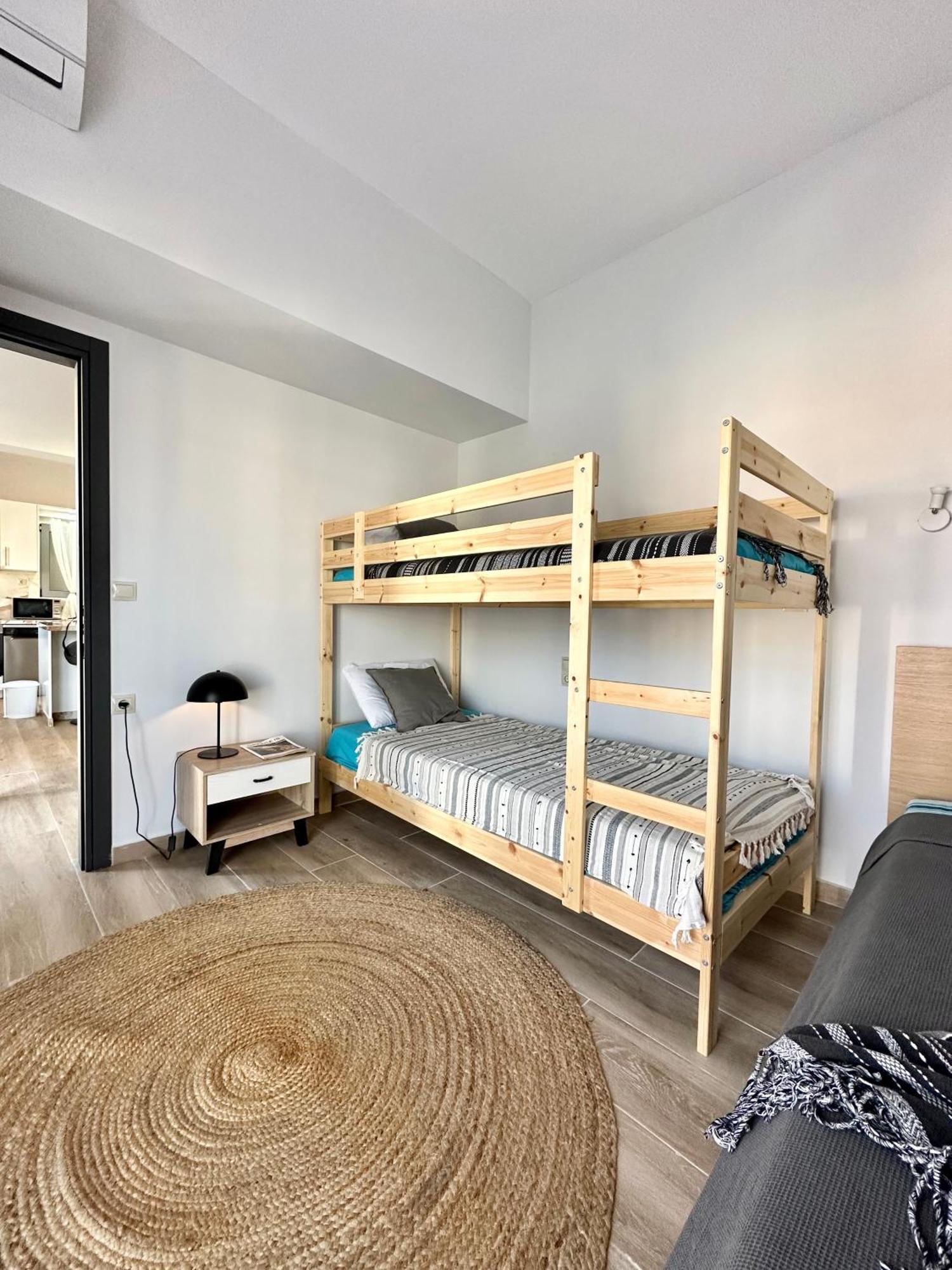 Exquisite 4-Bedroom Prestige Apartment Rhodes City Екстериор снимка
